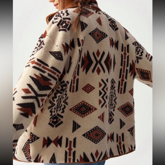 Aztec Pattern Long Sleeve Top - Picture 4 of 8